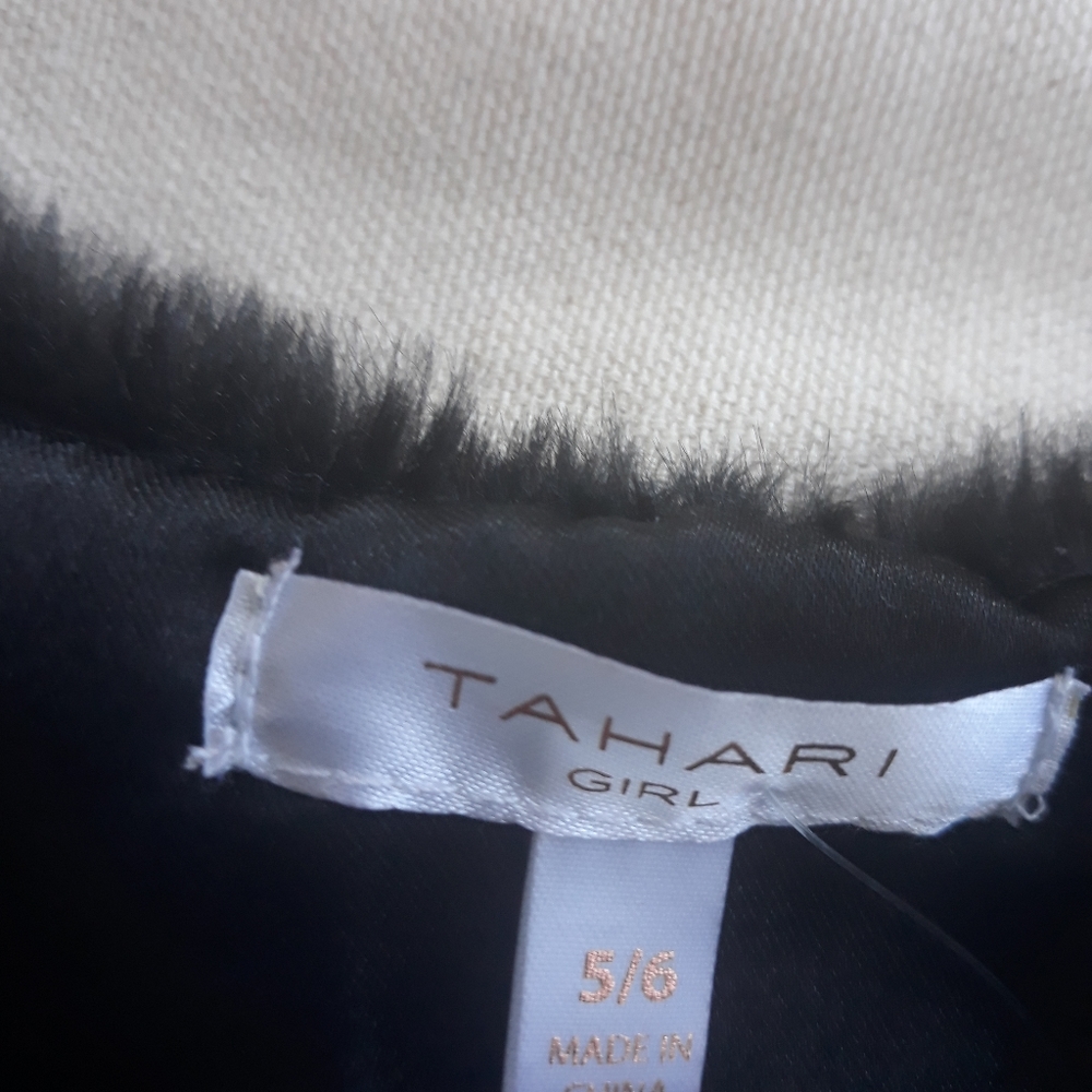 TAHARI FauX fur stole for child sz 5..6.